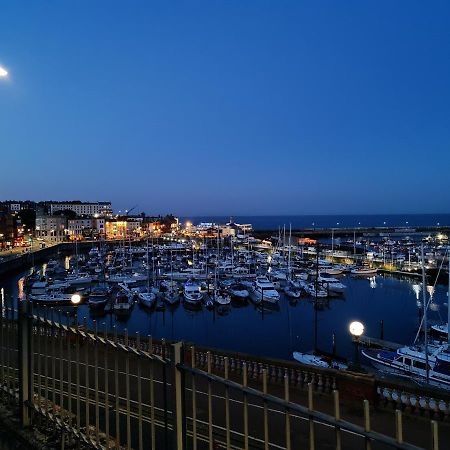Diamond Harbour - Whole Huge Apartment - Wifi - Beach - Ramsgate Town Exteriör bild