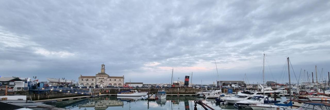 Diamond Harbour - Whole Huge Apartment - Wifi - Beach - Ramsgate Town Exteriör bild