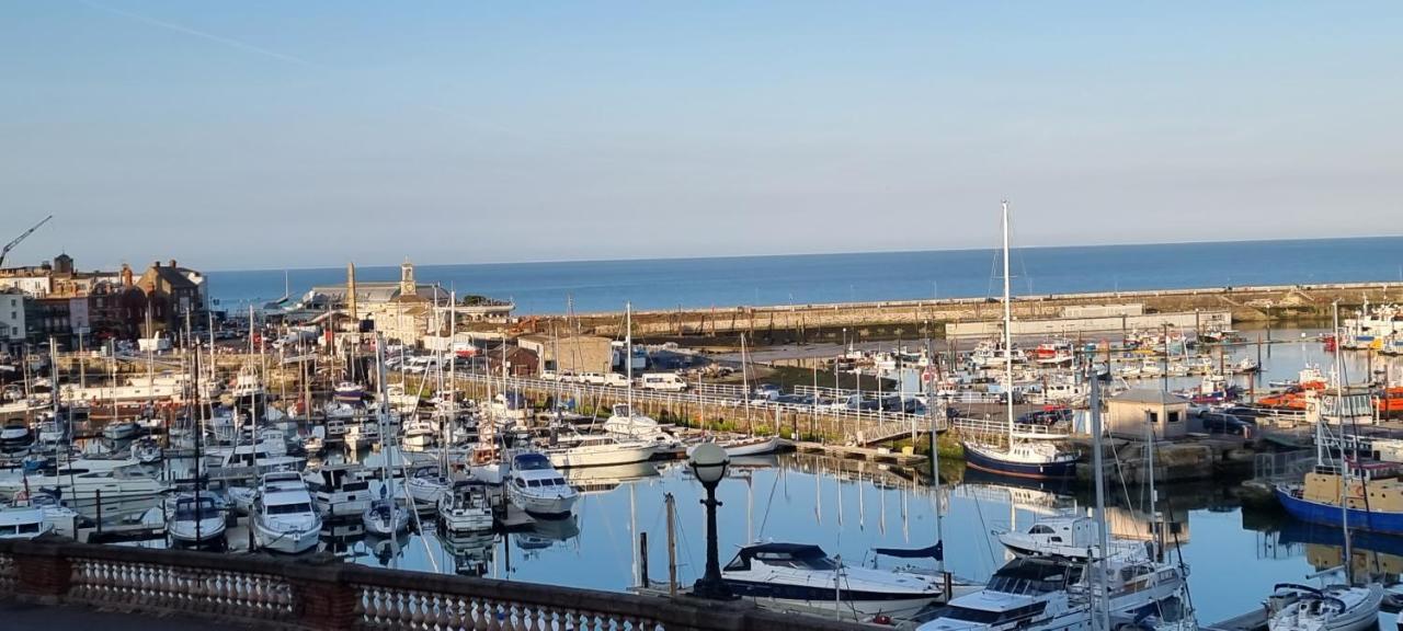 Diamond Harbour - Whole Huge Apartment - Wifi - Beach - Ramsgate Town Exteriör bild