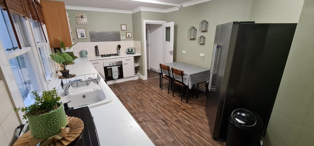 Diamond Harbour - Whole Huge Apartment - Wifi - Beach - Ramsgate Town Exteriör bild